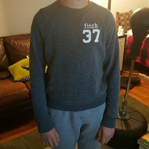ABERCROMBIE MUSCLE FLEECE SWEATER